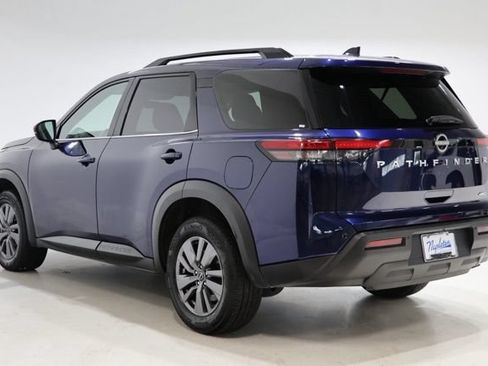 Used 2025 Nissan Pathfinder SV AWD/4WD image 5