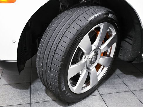 Used 2024 Rolls-Royce Cullinan image 7