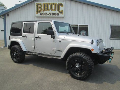 Used 2011 Jeep Wrangler Unlimited Sahara w/ Dual Top Group AWD/4WD image 1