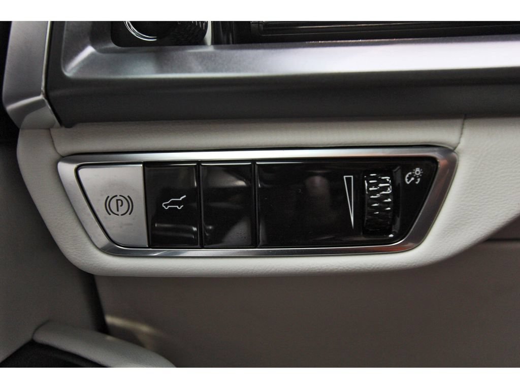 New 2027 Cadillac Vistiq Luxury AWD/4WD image 15