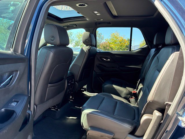 Used 2022 Chevrolet Traverse LT w/ LT Premium Package FWD image 13