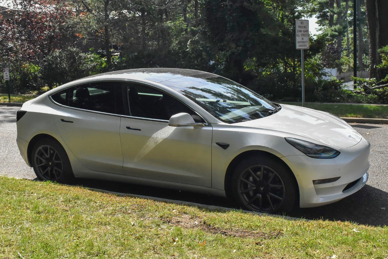 Used 2020 Tesla Model 3 Standard Range Plus RWD image 10