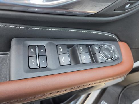 Used 2023 GMC Yukon Denali Ultimate w/ LPO, Floor Liner Package AWD/4WD image 23