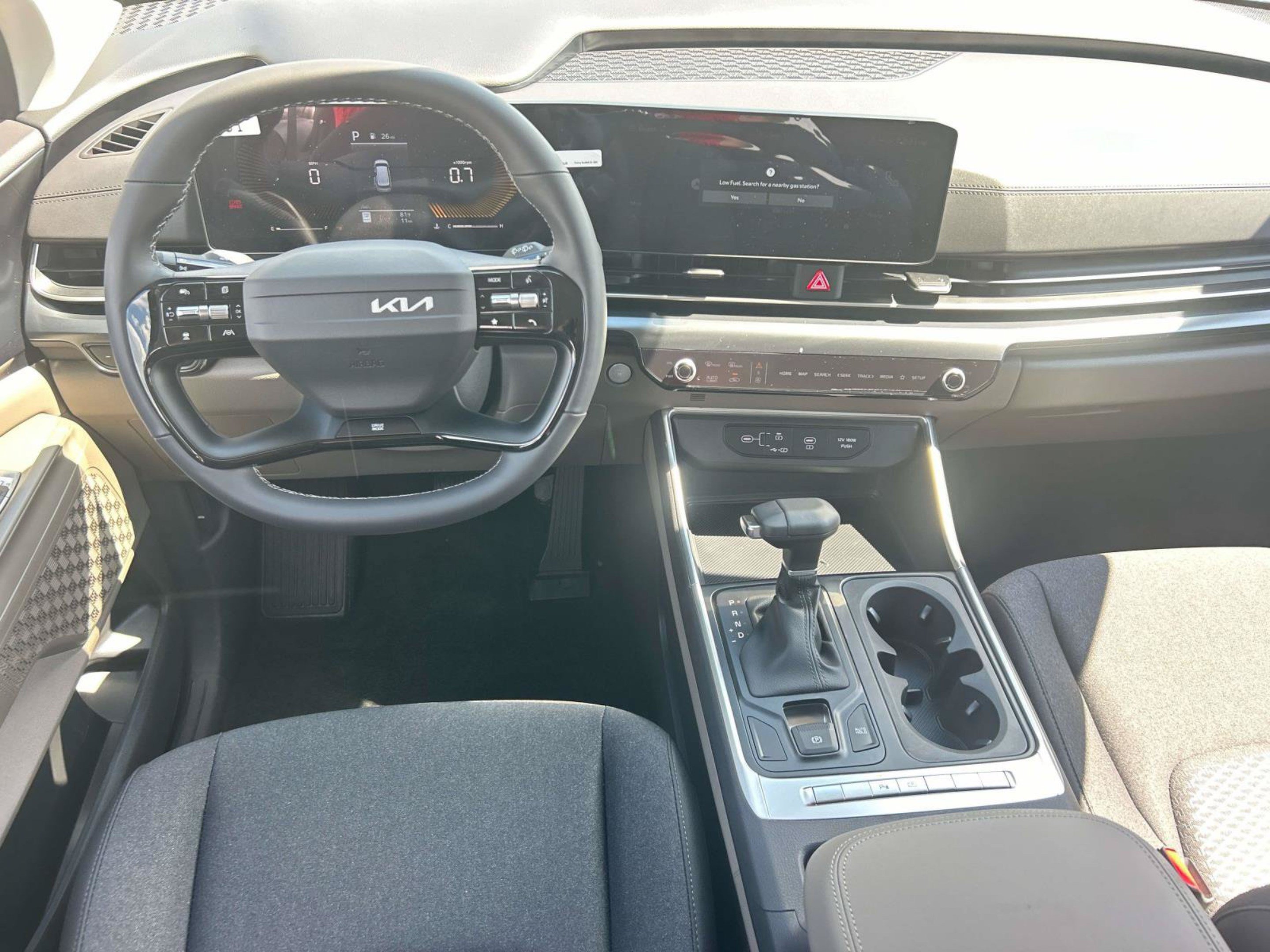 New 2027 Kia Carnival LX FWD image 10