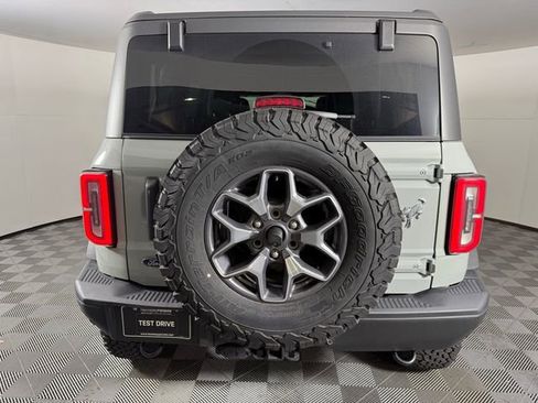 Used 2023 Ford Bronco Badlands image 6
