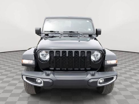Used 2022 Jeep Gladiator Sport AWD/4WD image 2