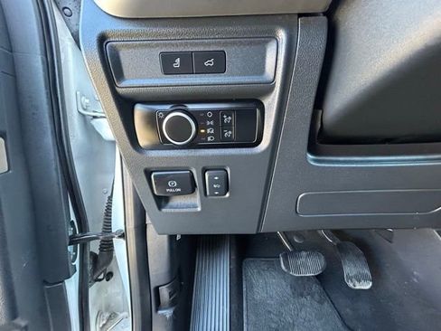 Used 2024 Ford Expedition Max XLT image 15