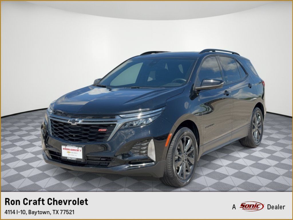 Used 2023 Chevrolet Equinox RS FWD image 1