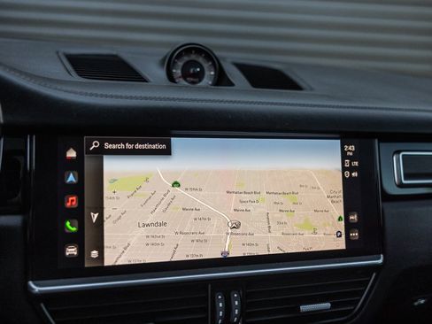 Certified 2023 Porsche Cayenne GTS image 18