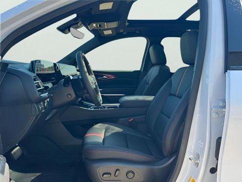 New 2026 Chevrolet Traverse RS FWD image 16