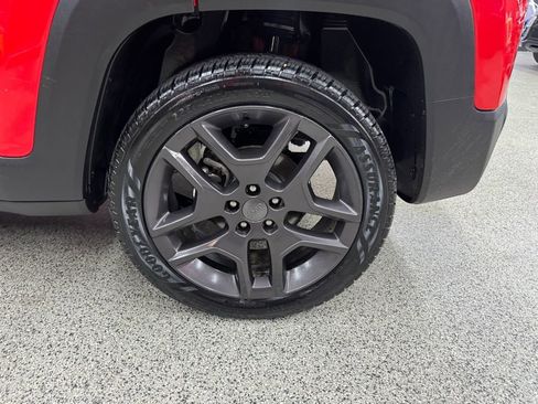 Used 2022 Jeep Renegade Latitude w/ Convenience Group image 34