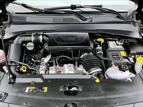 Used 2025 Jeep Compass Sport image 10