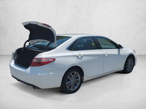 Used 2017 Toyota Camry SE FWD image 5