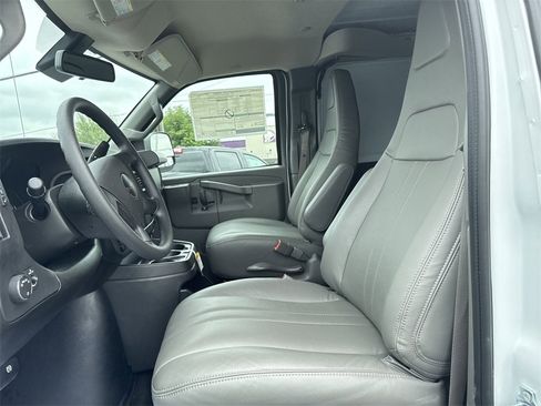 New 2025 GMC Savana 3500 Extended image 17