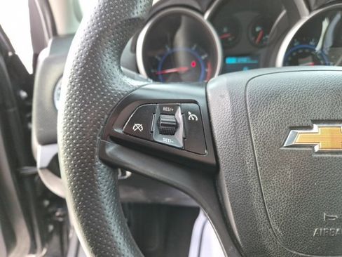 Used 2016 Chevrolet Cruze LT w/ Technology Package image 18