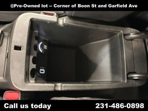 Used 2019 Jeep Cherokee Latitude Plus w/ Cold Weather Group AWD/4WD image 27