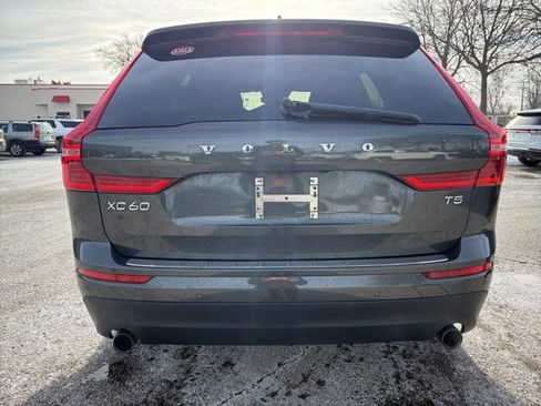 Used 2019 Volvo XC60 T5 Momentum w/ Multimedia Package image 8