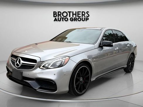 Used 2014 Mercedes-Benz E 63 AMG S-Model image 8