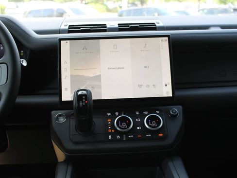New 2026 Land Rover Defender 110 S AWD/4WD image 9