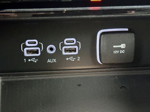 Used 2025 Jeep Grand Cherokee Altitude image 26