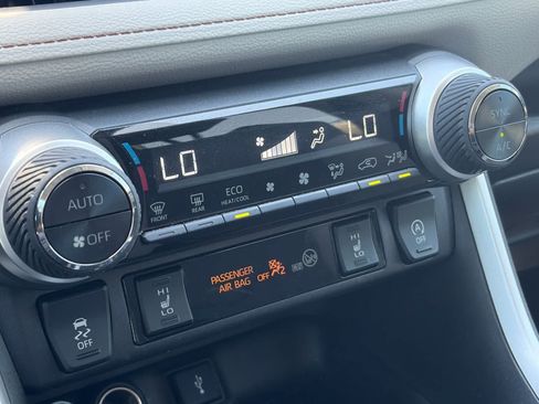 Used 2022 Toyota RAV4 XLE w/ XLE Grade Weather Package FWD image 16