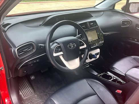 Used 2017 Toyota Prius Four FWD image 17