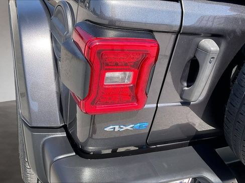 Used 2023 Jeep Wrangler Unlimited Sahara AWD/4WD image 23