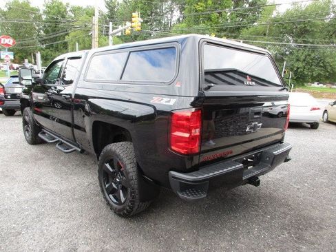 Used 2017 Chevrolet Silverado 1500 LT w/ Redline Edition AWD/4WD image 6