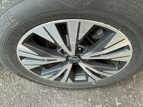 Used 2023 Nissan Rogue SV image 10