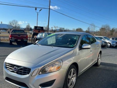Used 2012 Volvo S60 T5 image 4