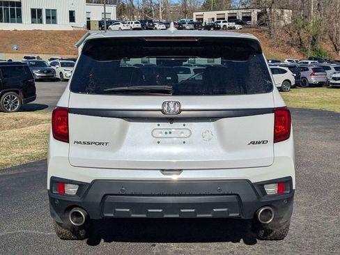 Used 2023 Honda Passport EX-L image 5