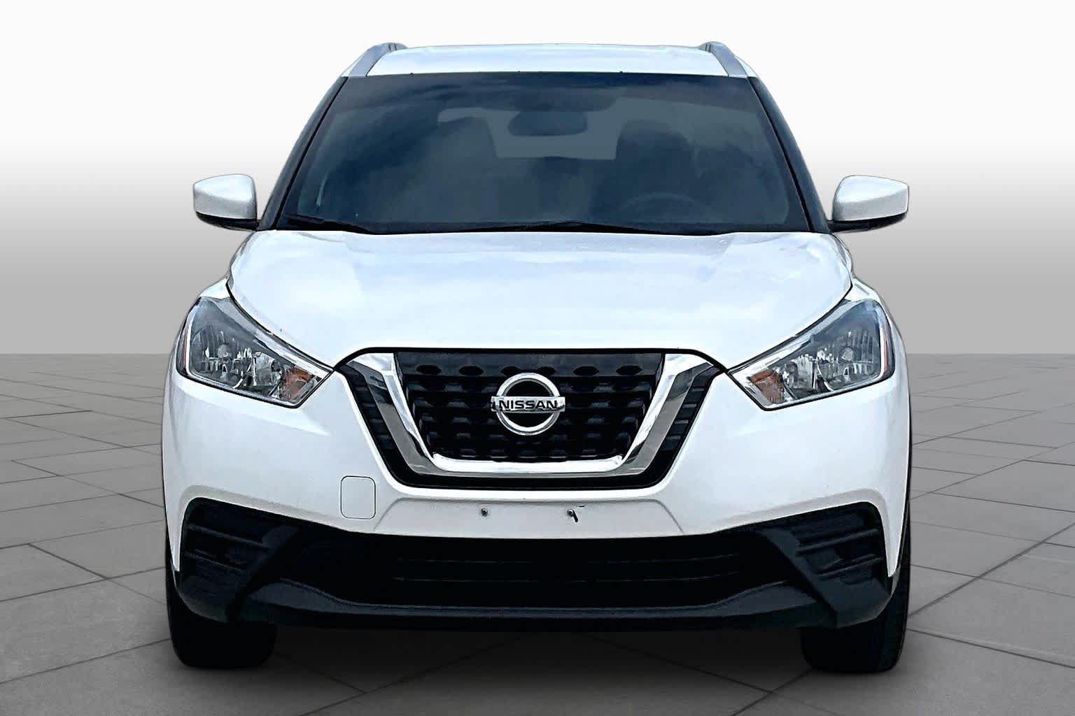 Used 2019 Nissan Kicks SV FWD image 3