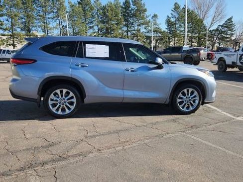Used 2020 Toyota Highlander Limited image 17