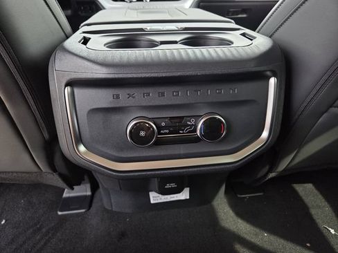 New 2026 Ford Expedition Active RWD image 17