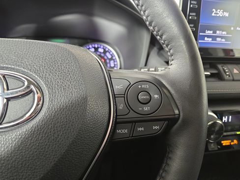 Used 2021 Toyota RAV4 XLE Premium AWD/4WD image 16
