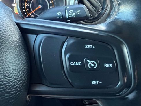 Used 2022 Jeep Gladiator Sport AWD/4WD image 12