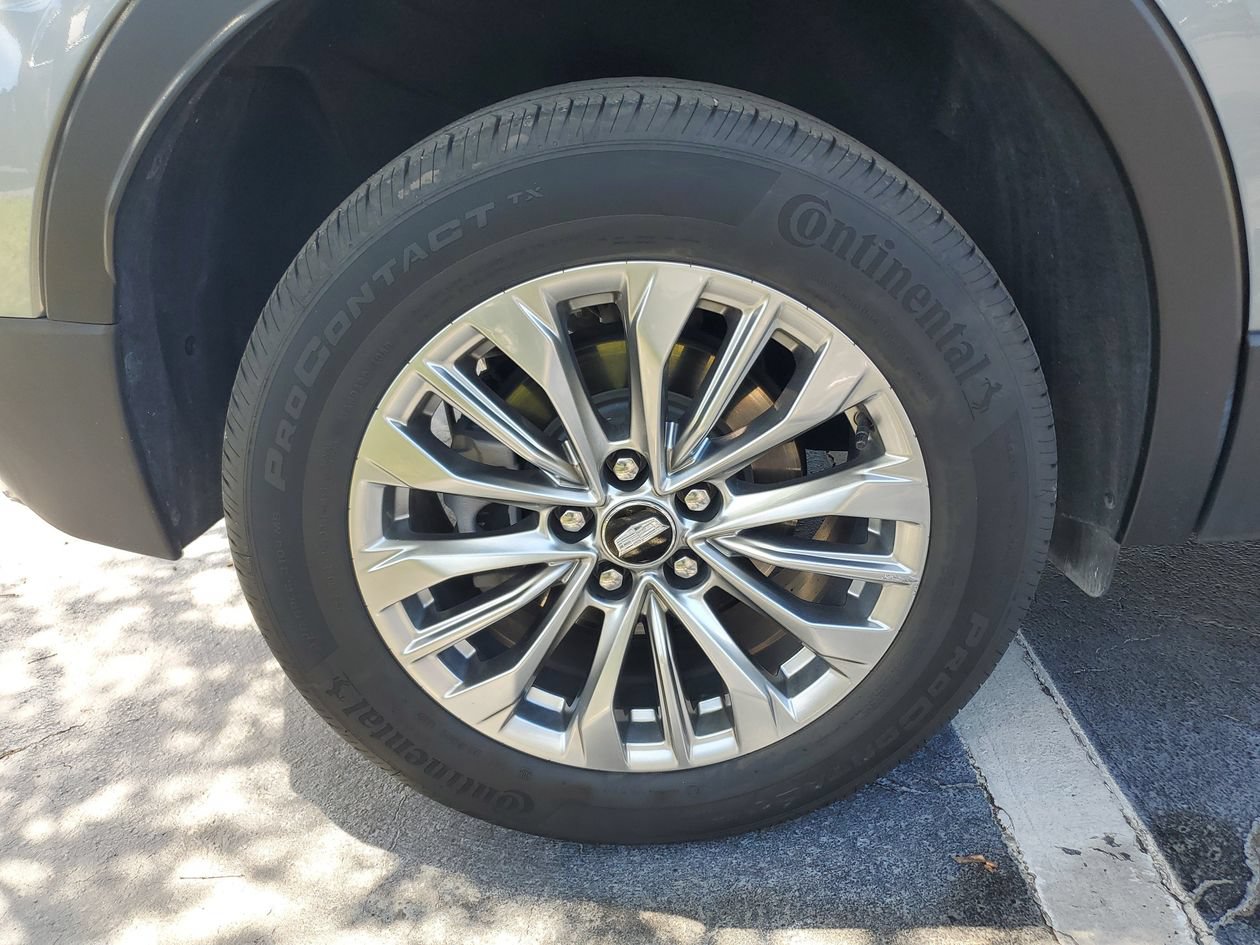 Used 2024 Cadillac XT4 Premium Luxury AWD/4WD image 5