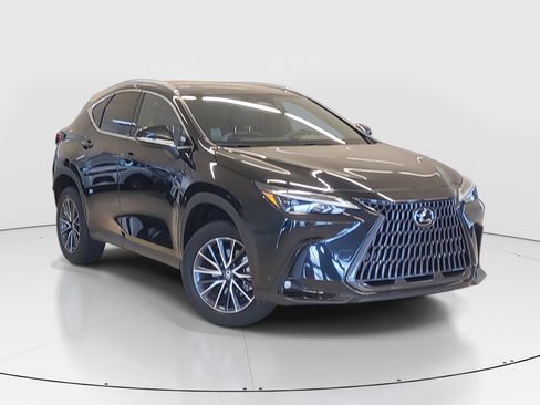 Used 2023 Lexus NX 250 FWD w/ Premium Package image 2