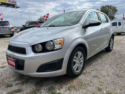 Used 2016 Chevrolet Sonic LT image 4
