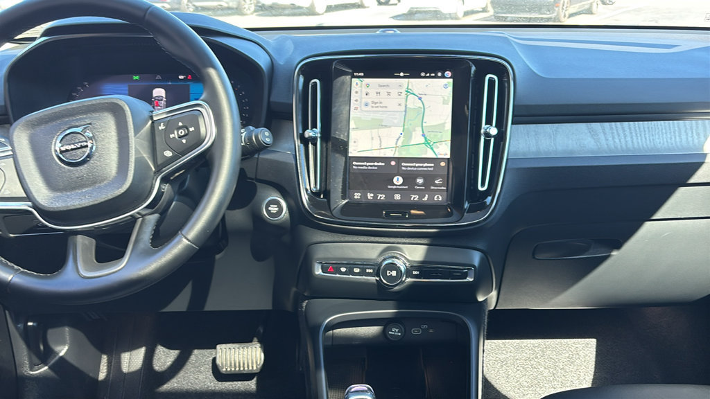 Certified 2026 Volvo XC40 B5 Plus AWD/4WD image 6