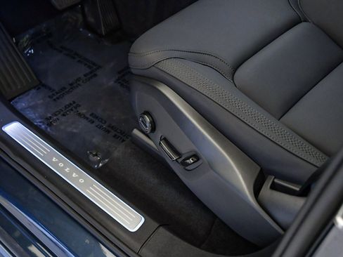 Certified 2025 Volvo XC90 B6 Plus w/ Protection Package Premier image 27