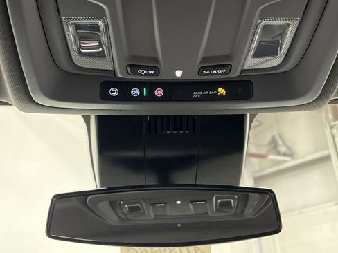 Used 2025 Chevrolet Silverado 1500 LT image 27