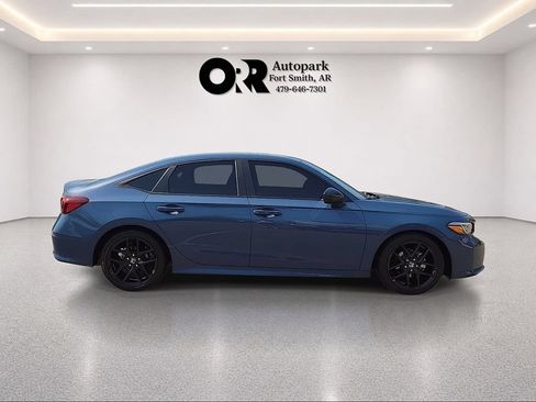 Used 2025 Honda Civic Sport image 6