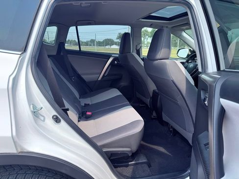 Used 2014 Toyota RAV4 XLE AWD/4WD image 29