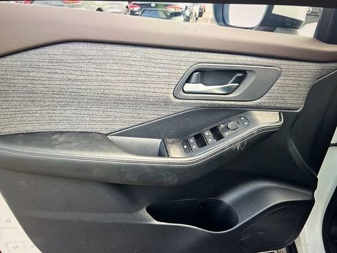 Certified 2023 Nissan Rogue SV image 17