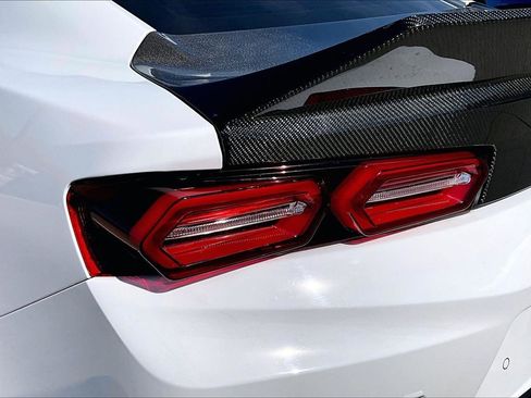 Used 2018 Chevrolet Camaro ZL1 RWD image 23