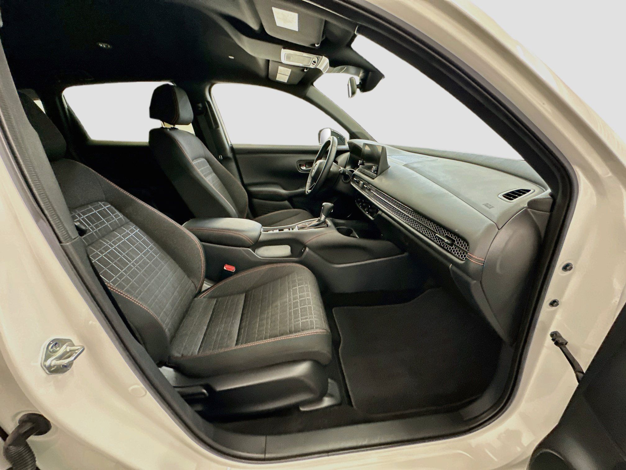 Used 2025 Honda HR-V Sport image 31