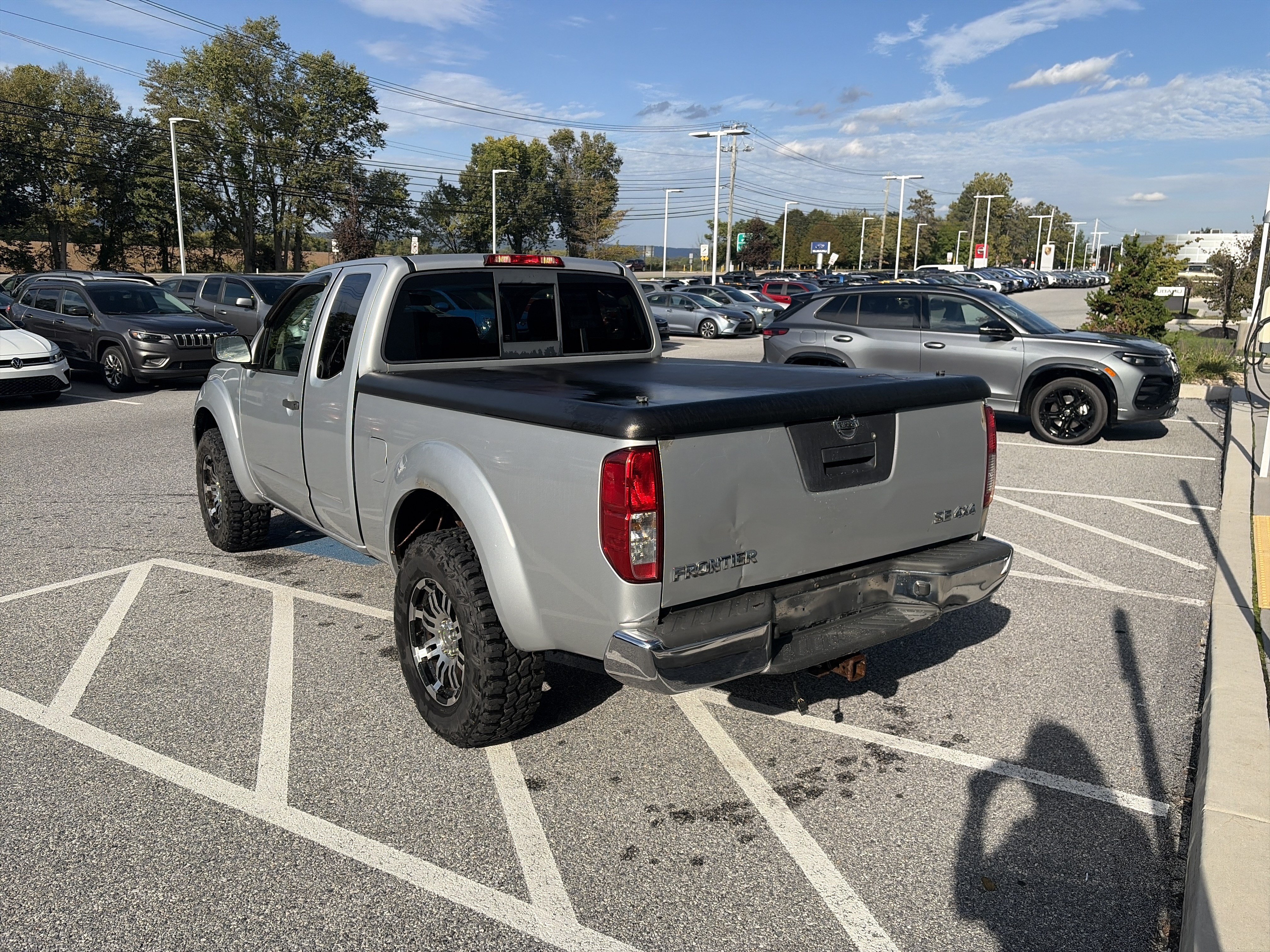Used 2007 Nissan Frontier SE w/ SE Value Truck Pkg AWD/4WD image 7