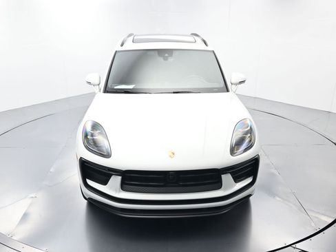 Used 2025 Porsche Macan image 44