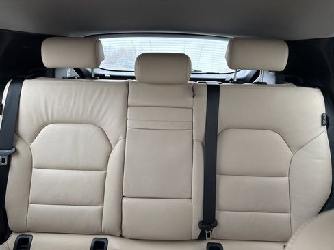 Used 2018 INFINITI QX30 Premium w/ Cargo Package image 8